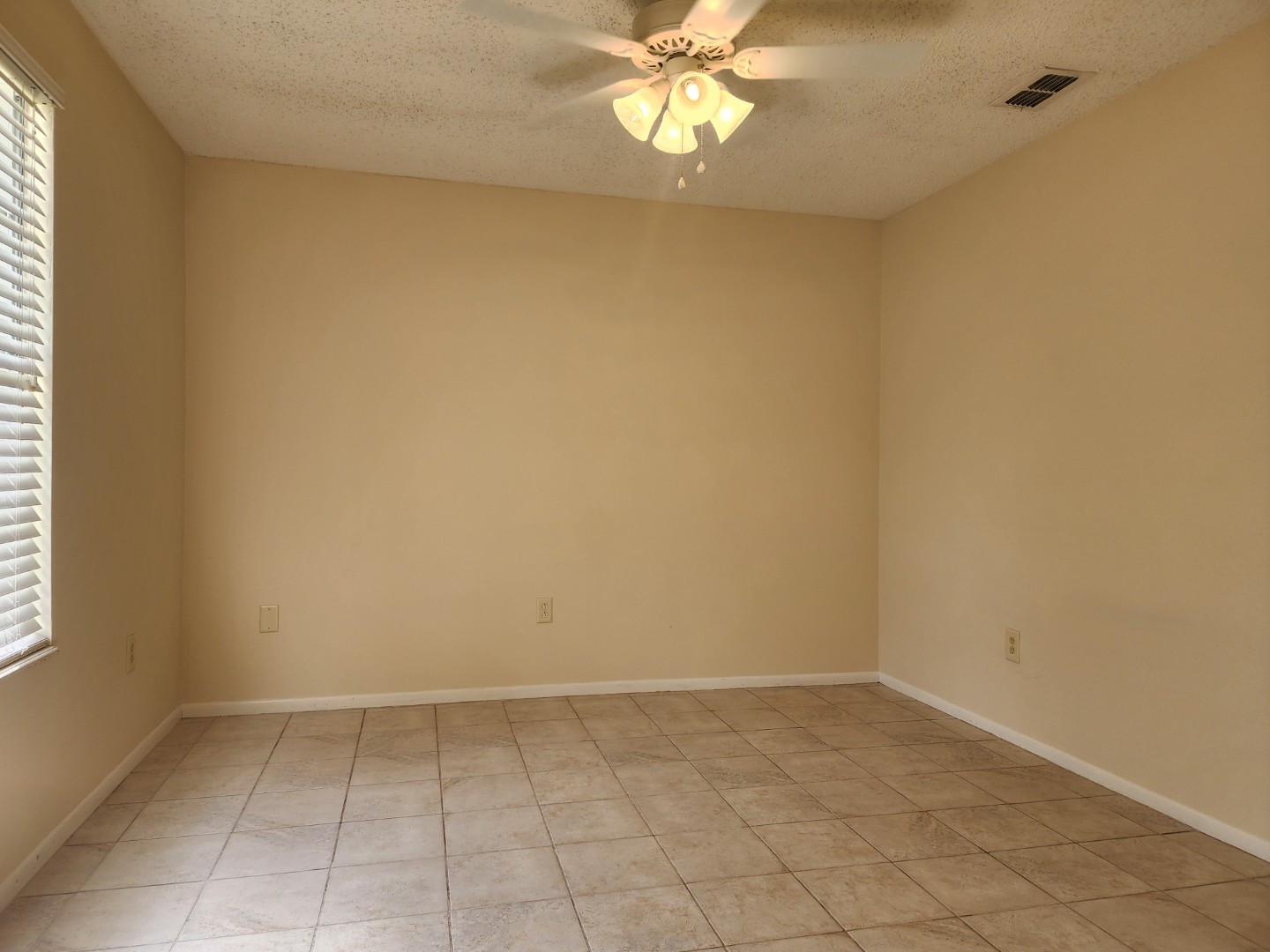 120-bedroom - main 1